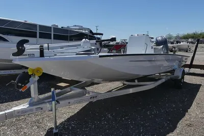 Xpress Boats H 210 Bay