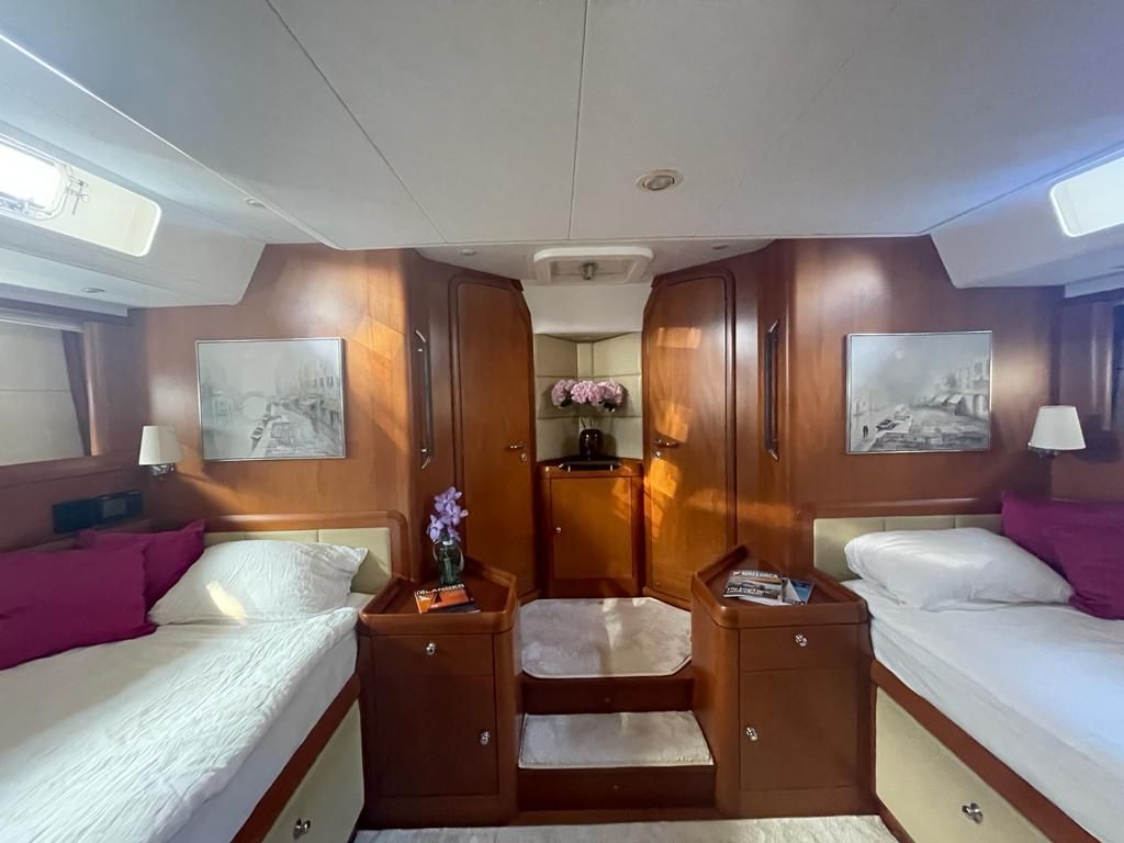 2004 Solaris 76 
