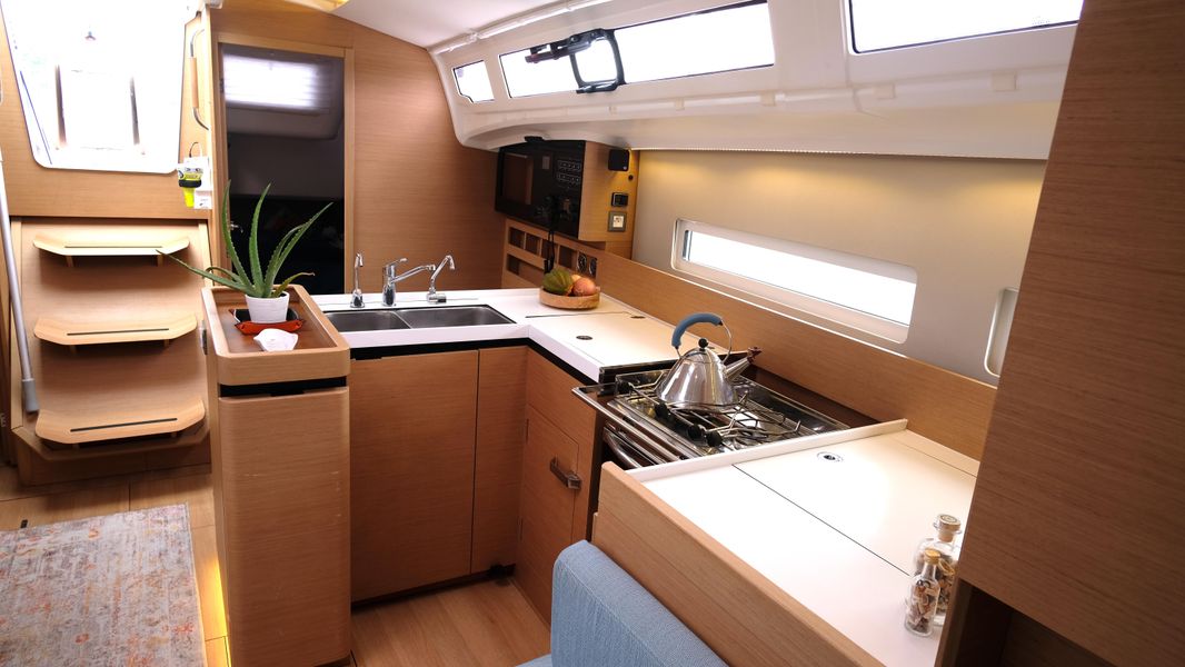 2020 Jeanneau Sun Odyssey 410