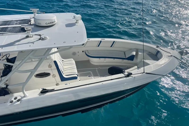 N/a Yacht Photos Pics 2014 Midnight Express 37 EXK boat on clear blue water.