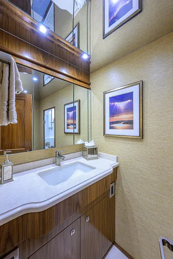 Maverick Yacht Photos Pics Viking 92 MAVERICK - Forward Guest Head