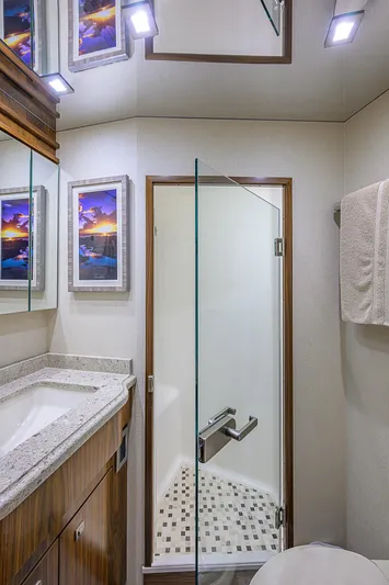 Maverick Yacht Photos Pics Viking 92 MAVERICK - Port Guest Head