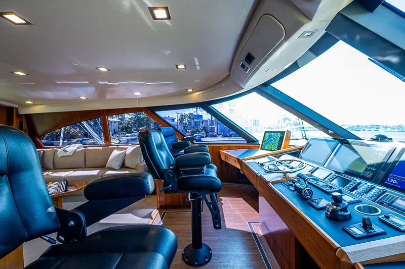 Maverick Yacht Photos Pics Viking 92 MAVERICK - Enclosed Flybridge Helm Station