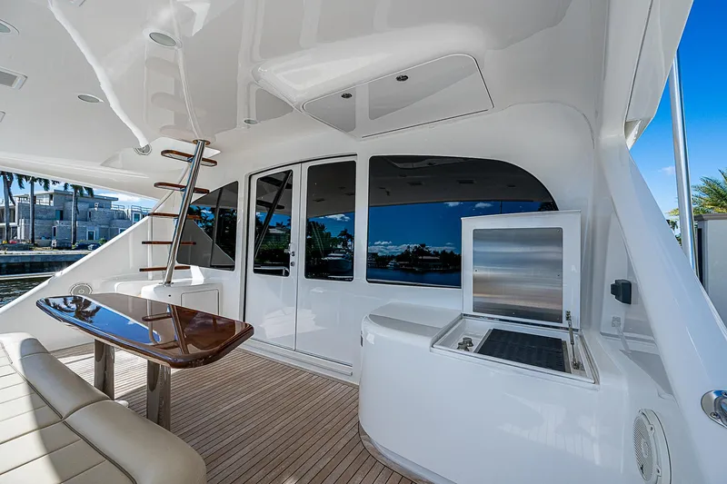 Maverick Yacht Photos Pics Viking 92 MAVERICK - Cockpit