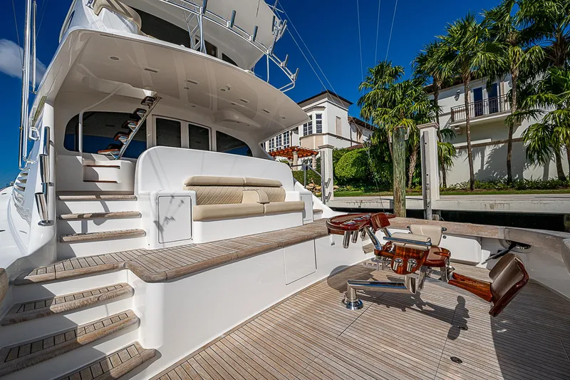 Maverick Yacht Photos Pics Viking 92 MAVERICK - Cockpit