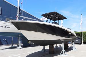 2002 Boston Whaler 270 Outrage