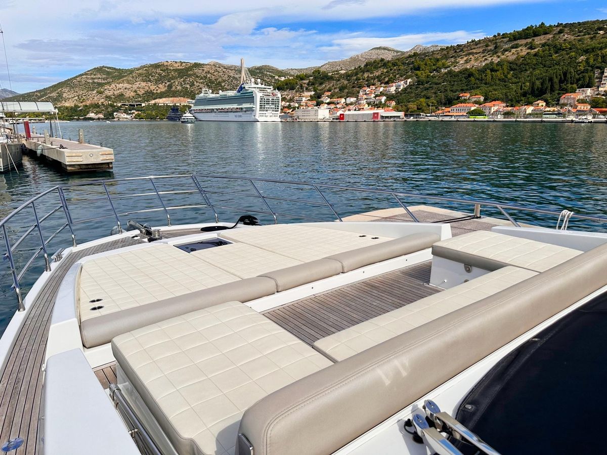 2018 Azimut 68 