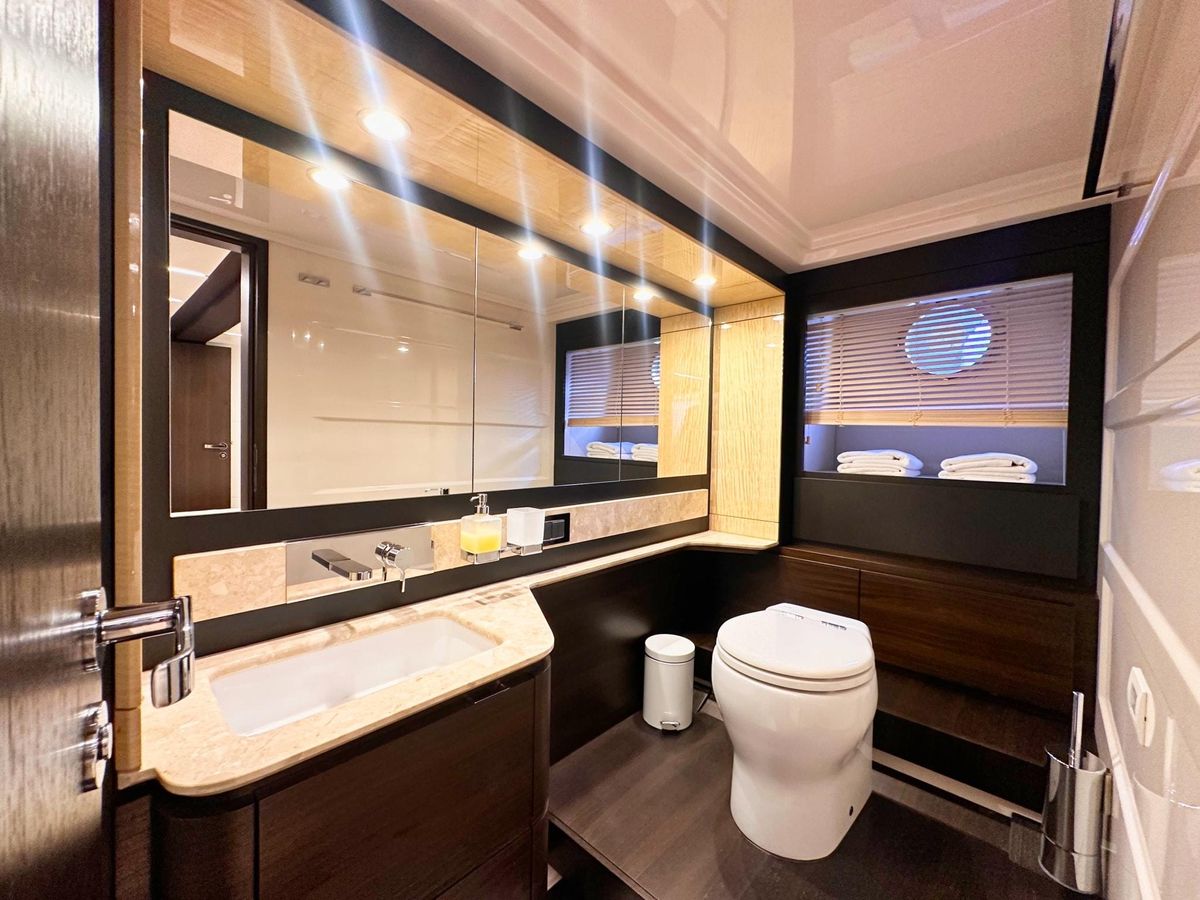 2018 Azimut 68 