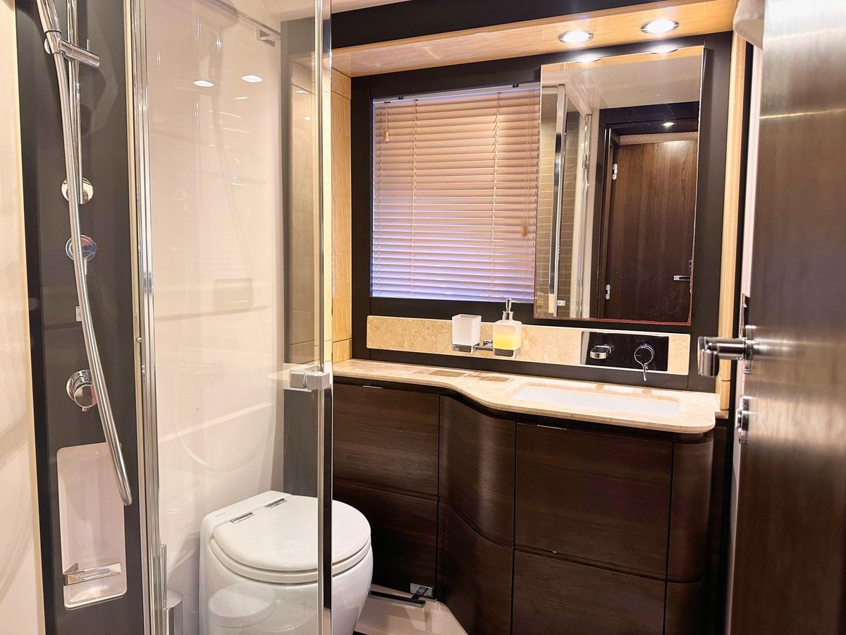 2018 Azimut 68 