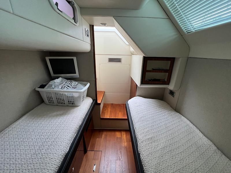2011 Fairline 65 