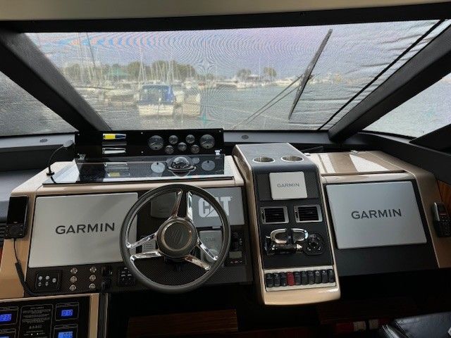 2011 Fairline 65 