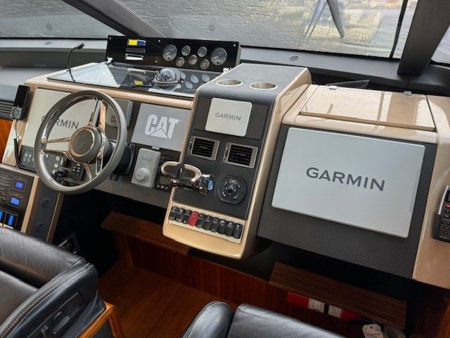 2011 Fairline 65 