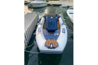 2023 Blackfisk 8M