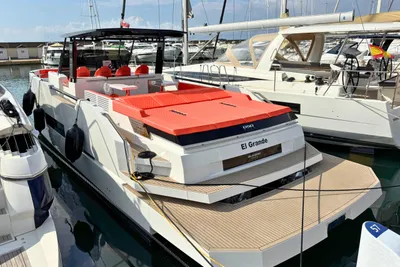 2025 De Antonio Yachts D50