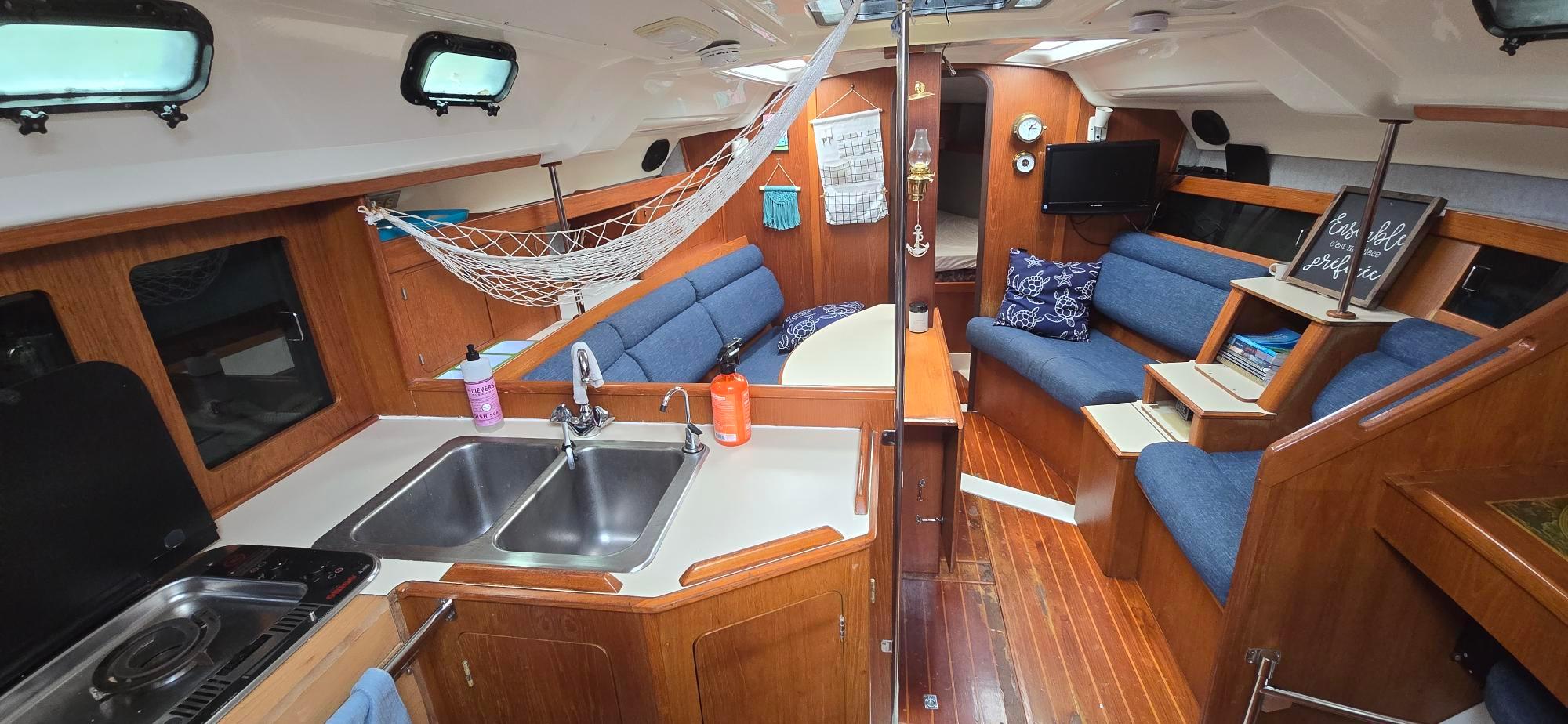 1987 Hunter Legend 37 Sloop for sale - YachtWorld 1987 Hunter Legend 37 Sloop for sale - YachtWorld