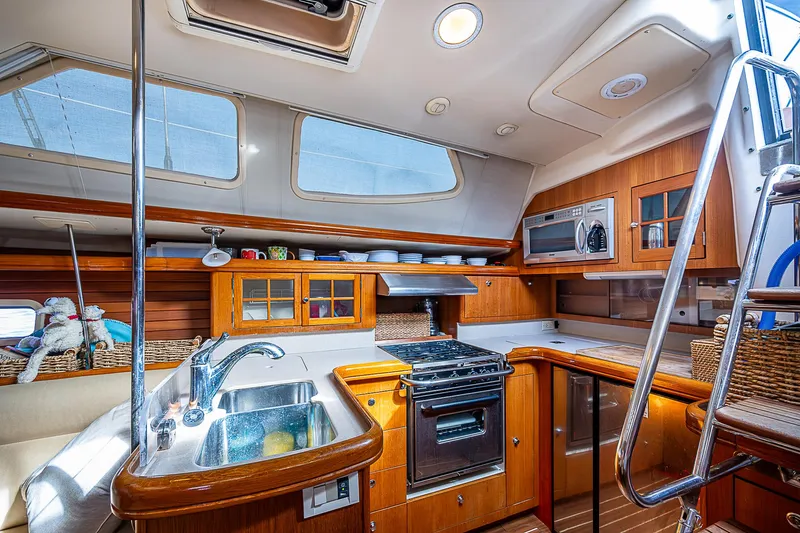 Glorioso Yacht Photos Pics 