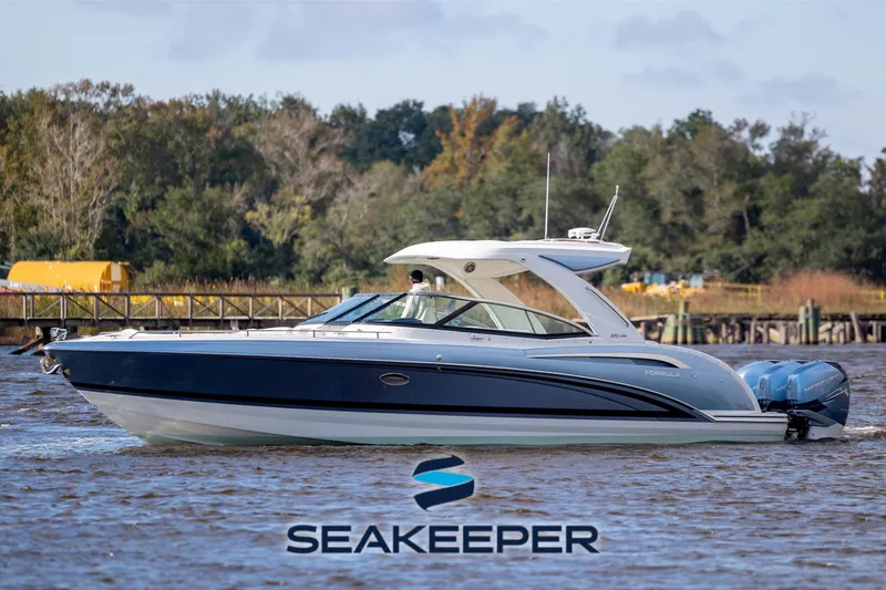  Yacht Photos Pics 2018 Formula 350 Crossover Bowrider OB on water, featuring Seakeeper stabilization.