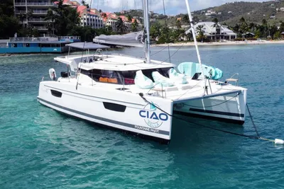 Fountaine Pajot Lucia 40