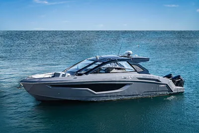 Cruisers Yachts 42 GLS