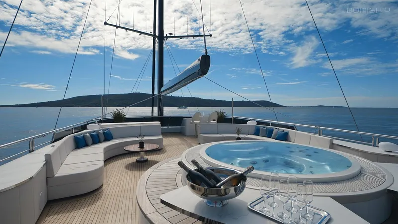 Adri Yacht Photos Pics jacuzzi