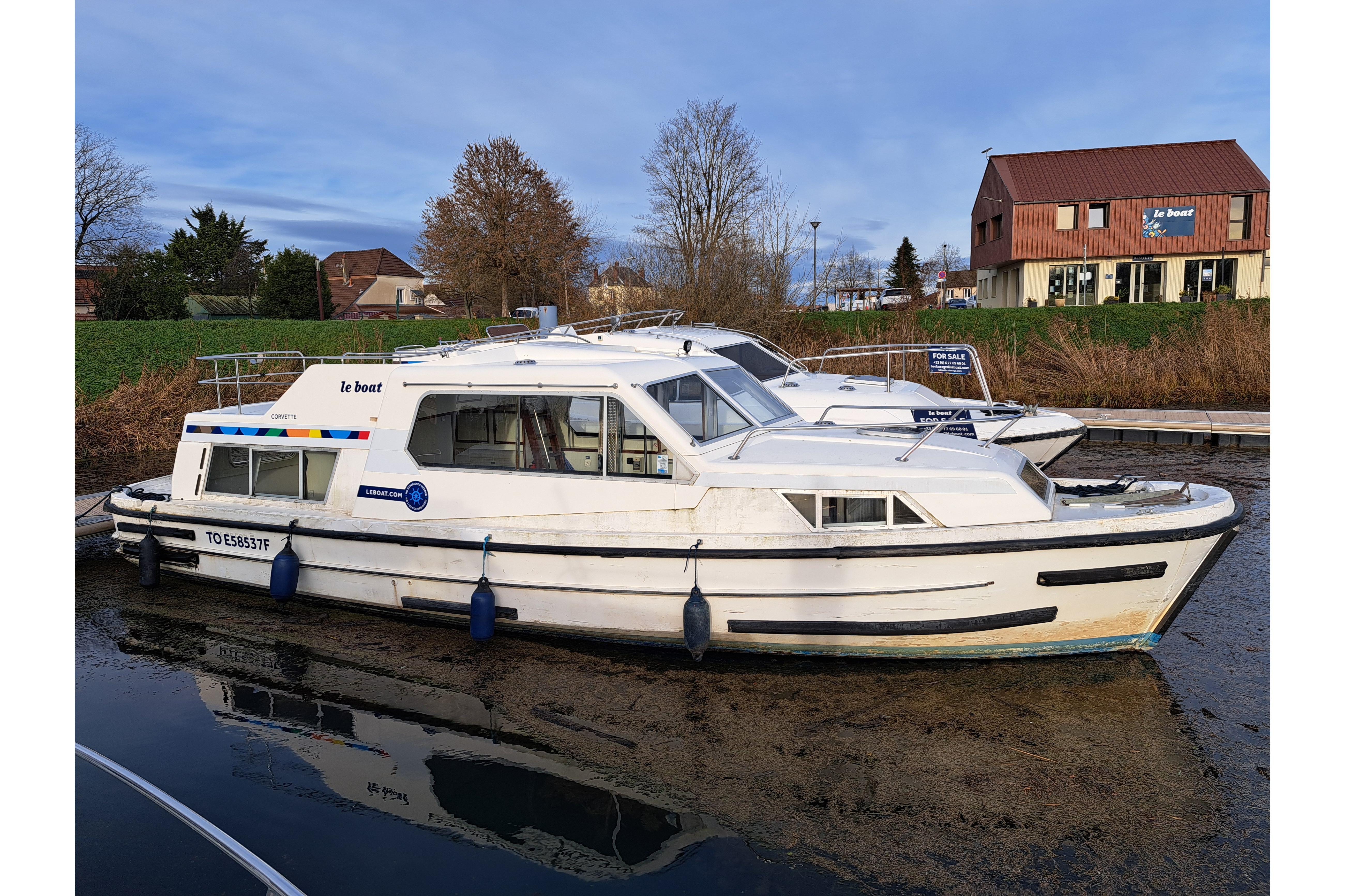 1985 Le Boat Corvette