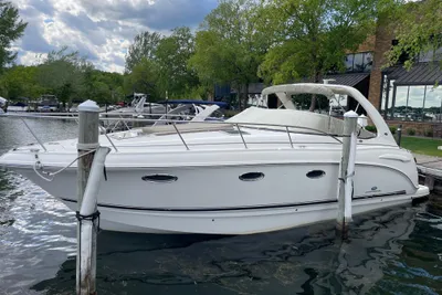 Chaparral Signature 330