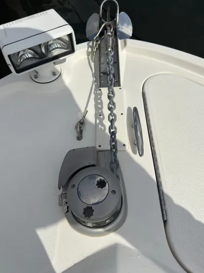 La Bella Vita Yacht Photos Pics 2016 Sea Ray 400 Sundancer anchor system with chain and spotlight on deck.