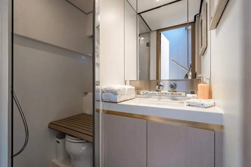 Dolce Vita Yacht Photos Pics 