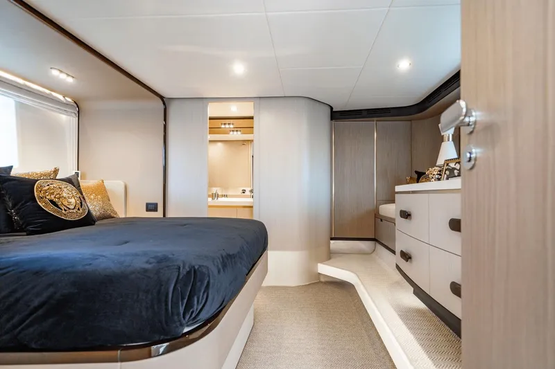 Dolce Vita Yacht Photos Pics 