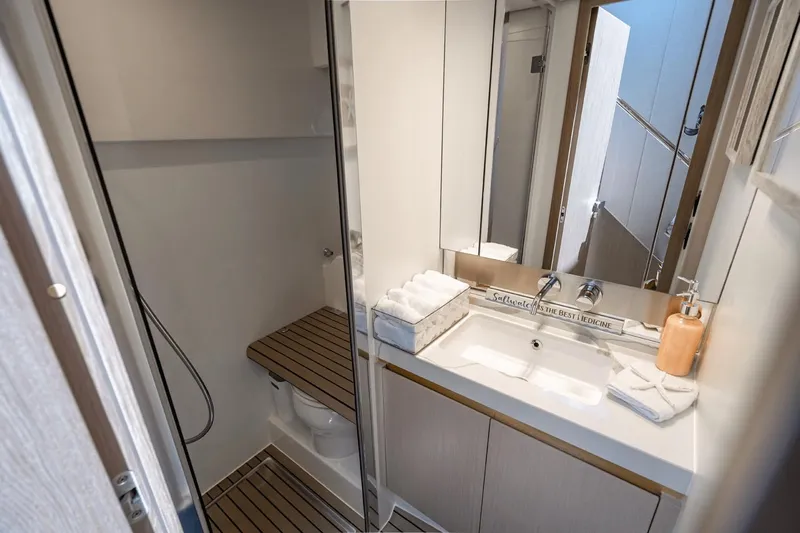 Dolce Vita Yacht Photos Pics 