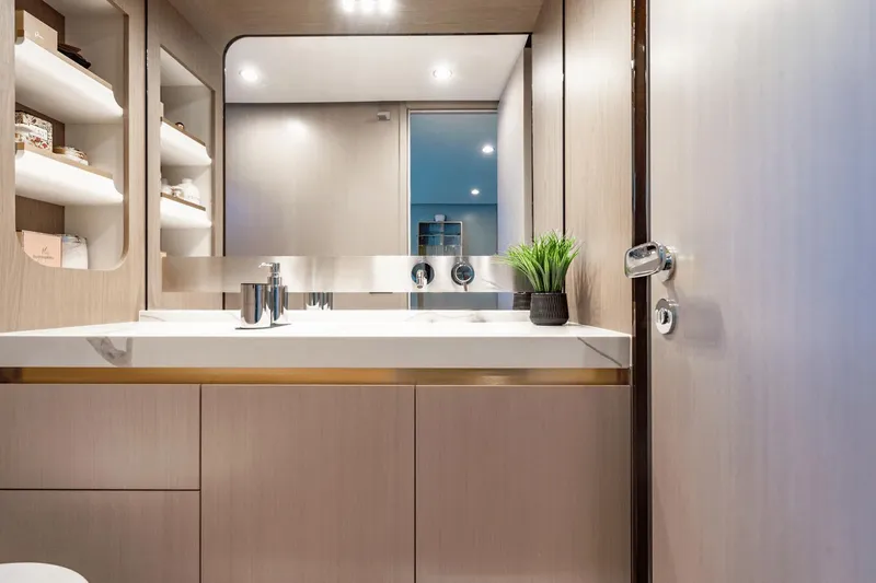 Dolce Vita Yacht Photos Pics 