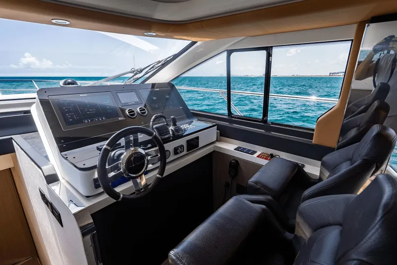 Dolce Vita Yacht Photos Pics 