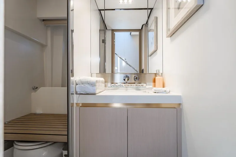 Dolce Vita Yacht Photos Pics 