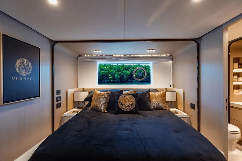 Dolce Vita Yacht Photos Pics 