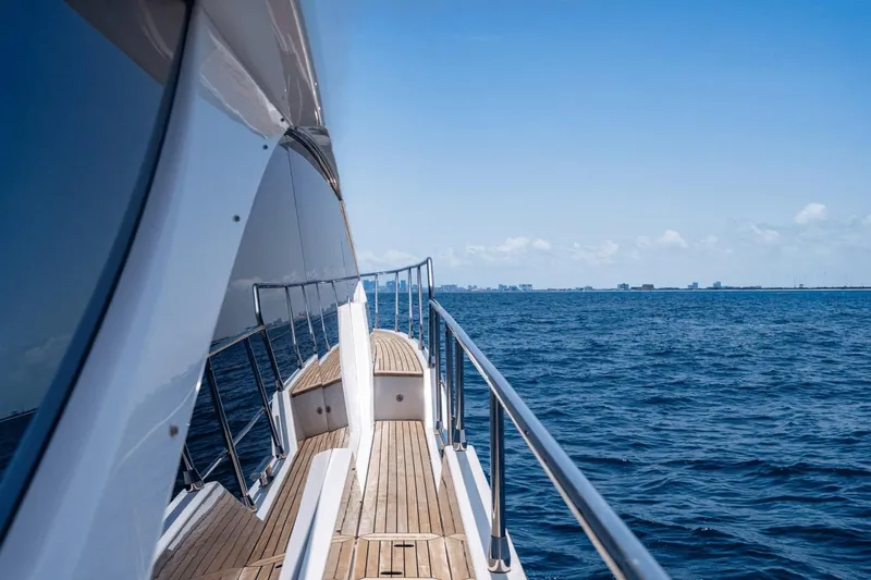 Dolce Vita Yacht Photos Pics 