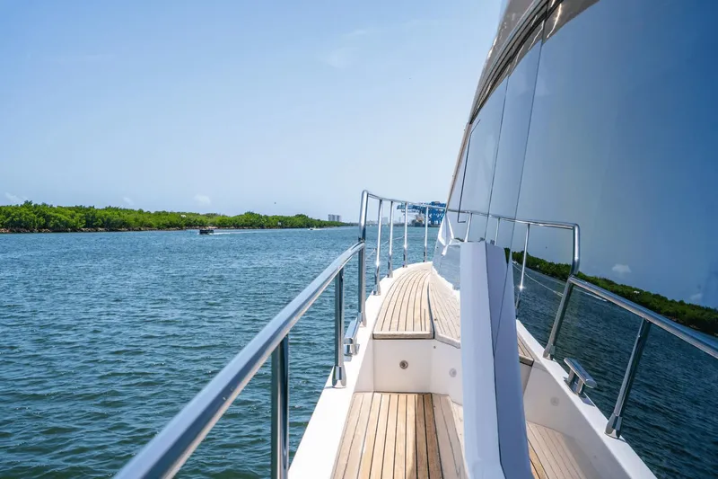 Dolce Vita Yacht Photos Pics 