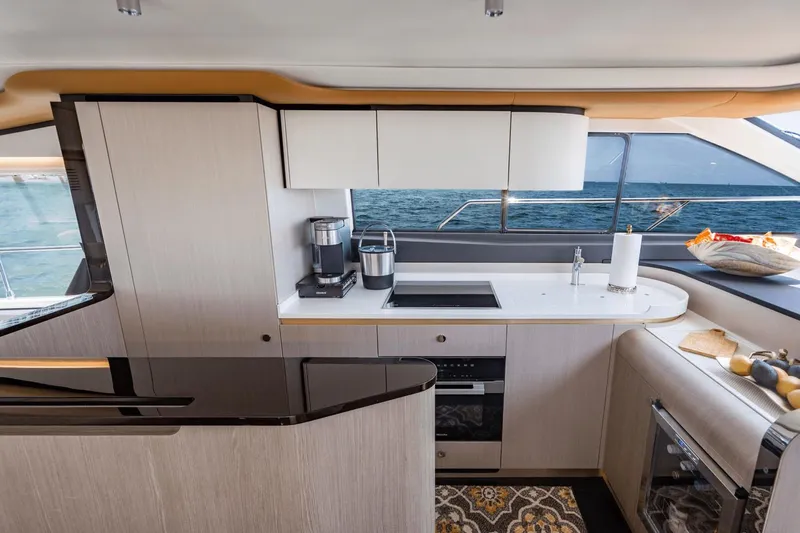 Dolce Vita Yacht Photos Pics 