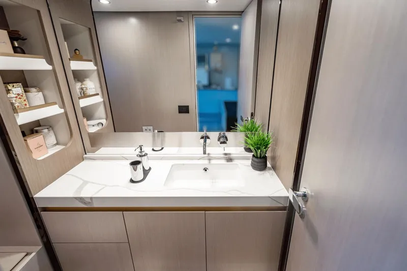 Dolce Vita Yacht Photos Pics 