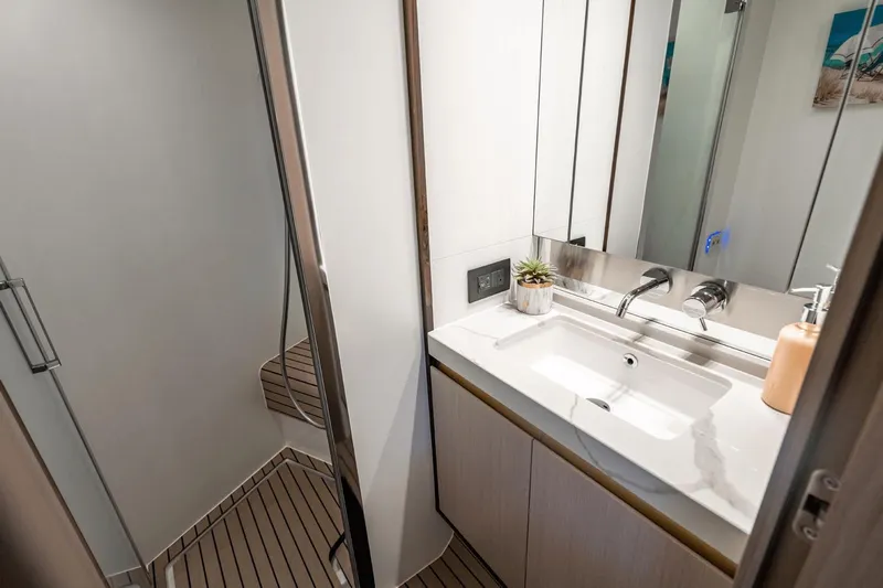 Dolce Vita Yacht Photos Pics 