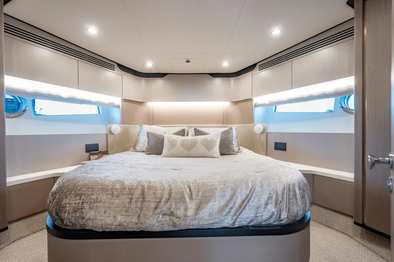 Dolce Vita Yacht Photos Pics 