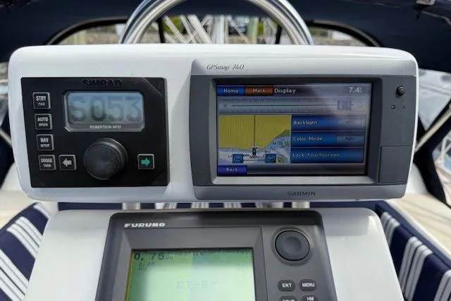 Star Yacht Photos Pics Control panel of a 1998 Sabre 402 yacht with navigation displays.