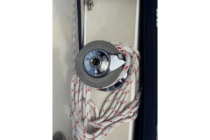 Star Yacht Photos Pics Winch with rope on 1998 Sabre 402 sailboat deck.