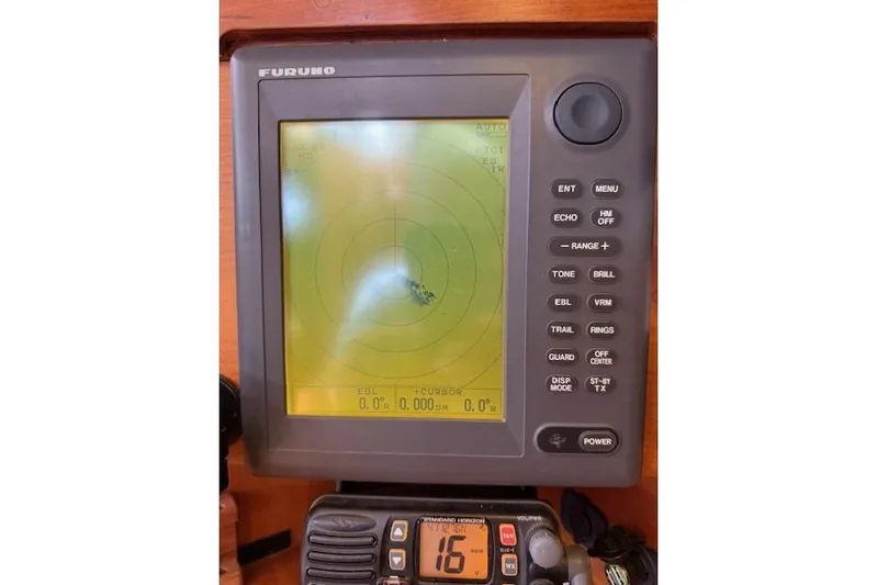 Star Yacht Photos Pics Furuno radar display on 1998 Sabre 402 yacht, showing navigation data.