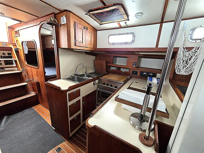 Valhalla Yacht Photos Pics 