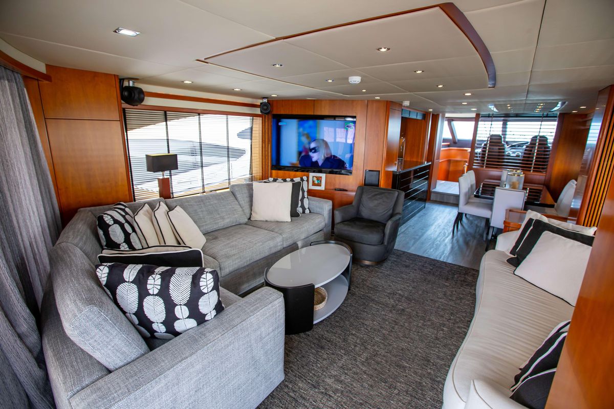 2007 Sunseeker 82 