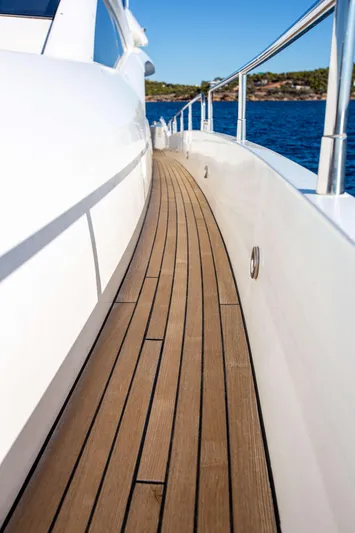 Shanti Yacht Photos Pics 