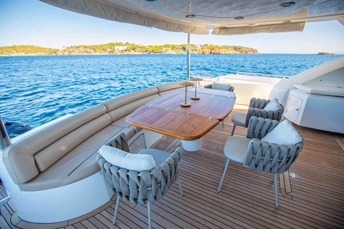 2007 Sunseeker 82 