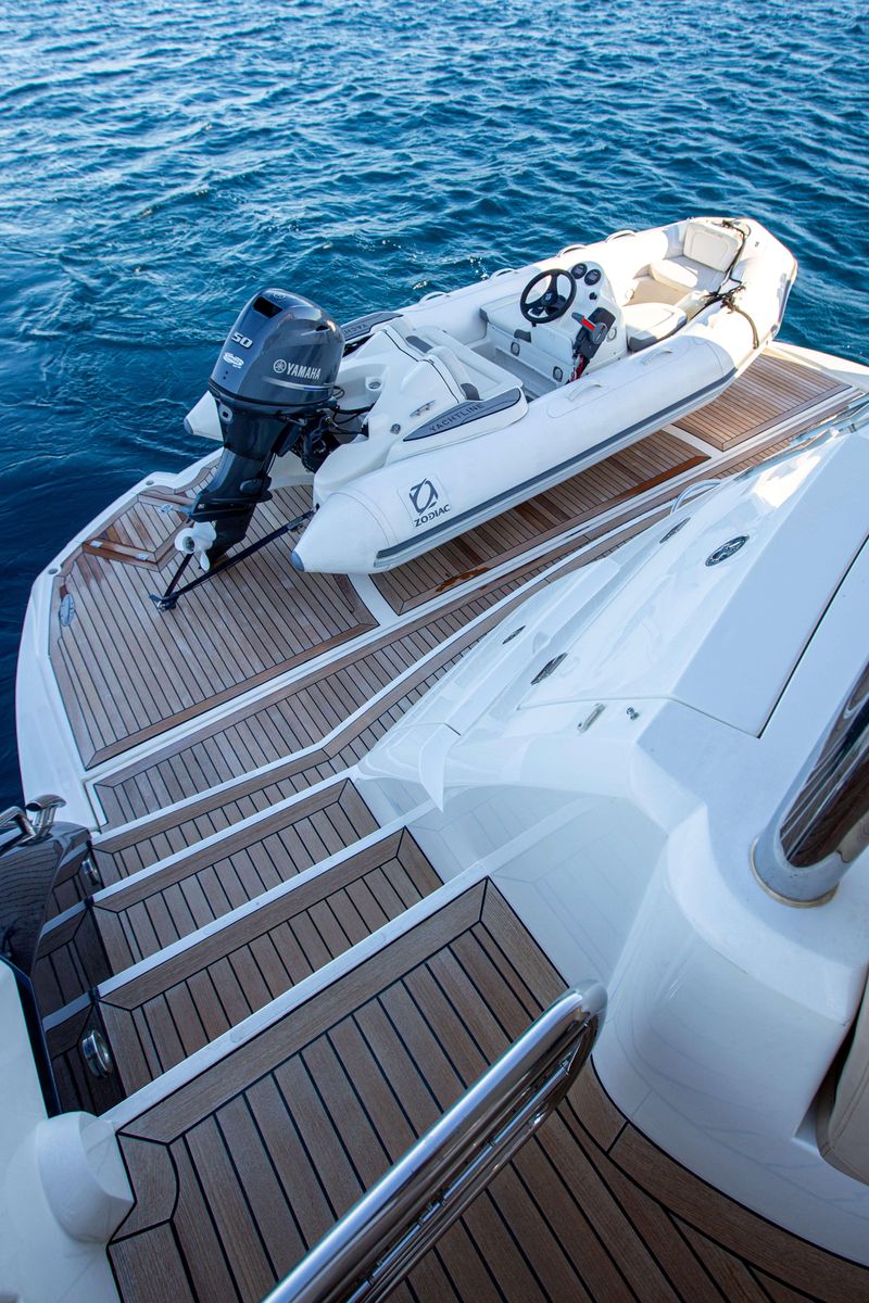 2007 Sunseeker 82 