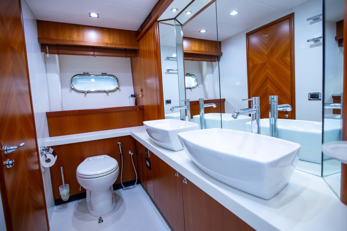 2007 Sunseeker 82 