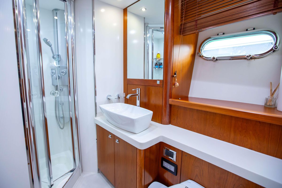 2007 Sunseeker 82 